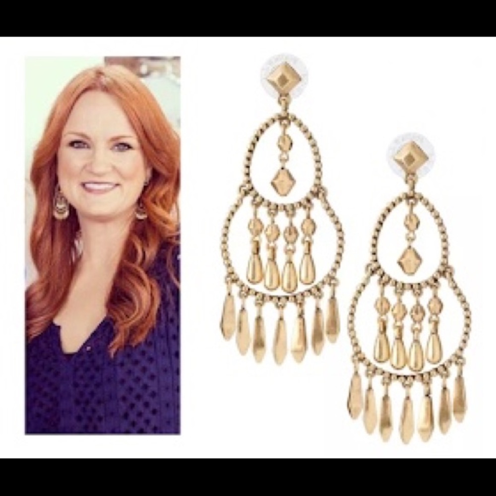 Stella & Dot | Vintage Gold Reverie Chandelier Shoulder Duster Tiered Earrings - Picture 7 of 12